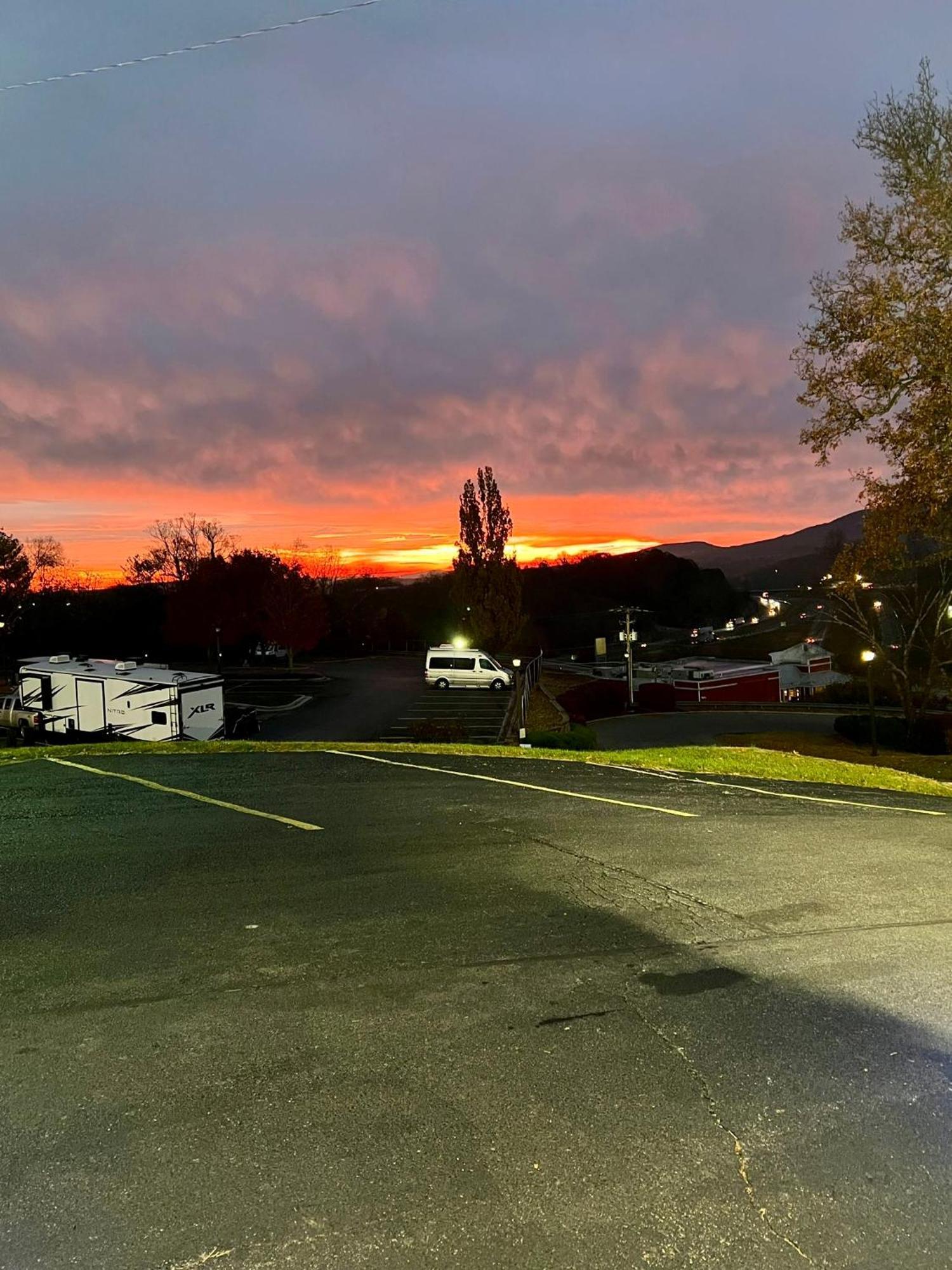 Travelodge By Wyndham Wytheville Kültér fotó