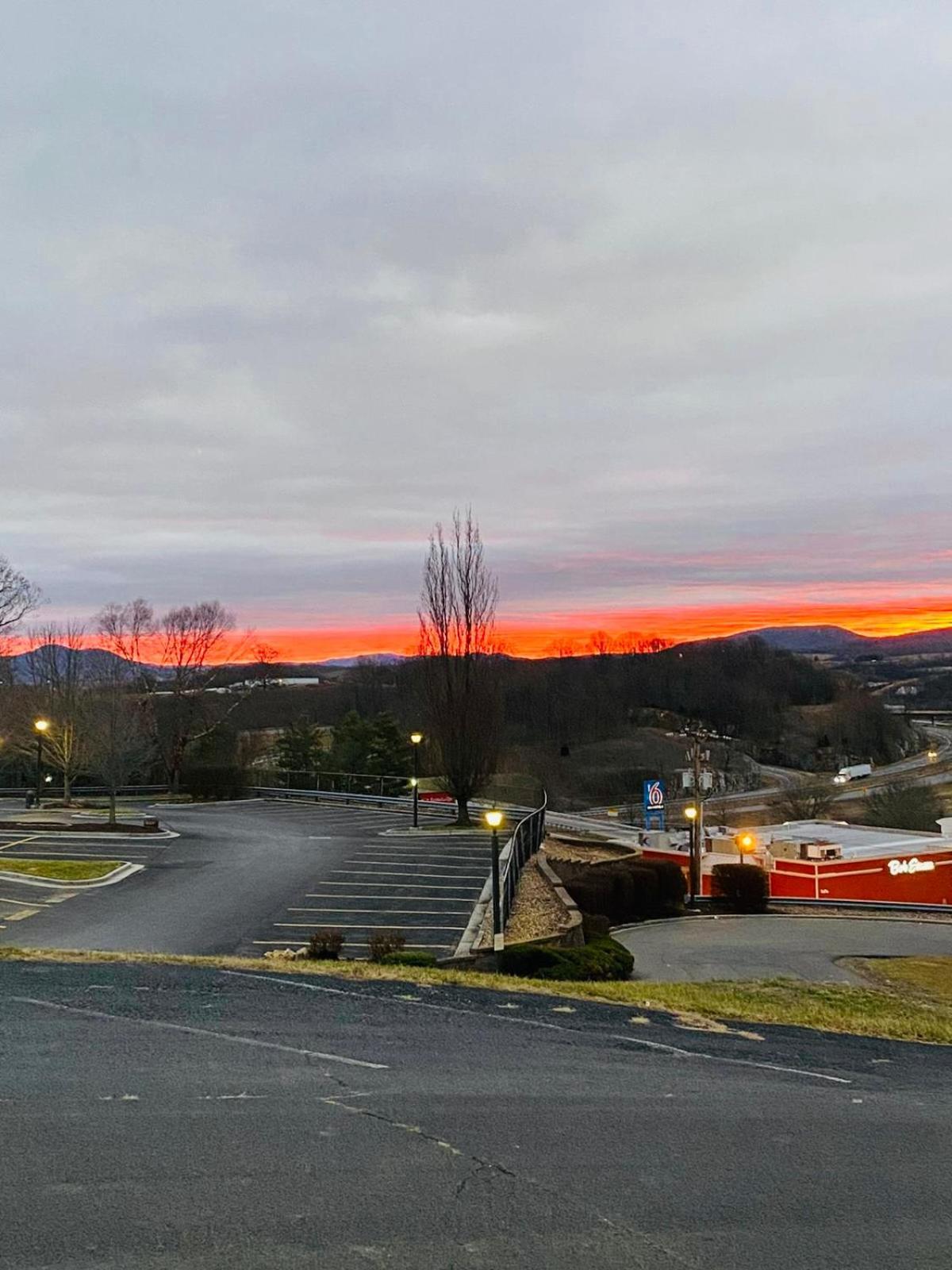 Travelodge By Wyndham Wytheville Kültér fotó